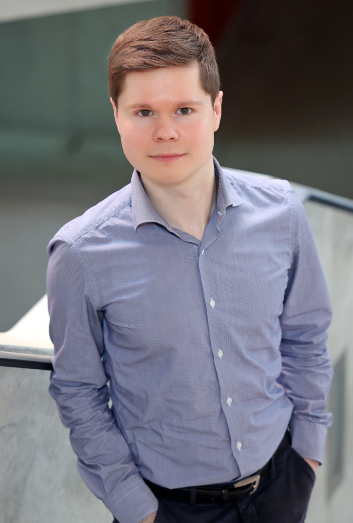 Portrait of Alex Smolin